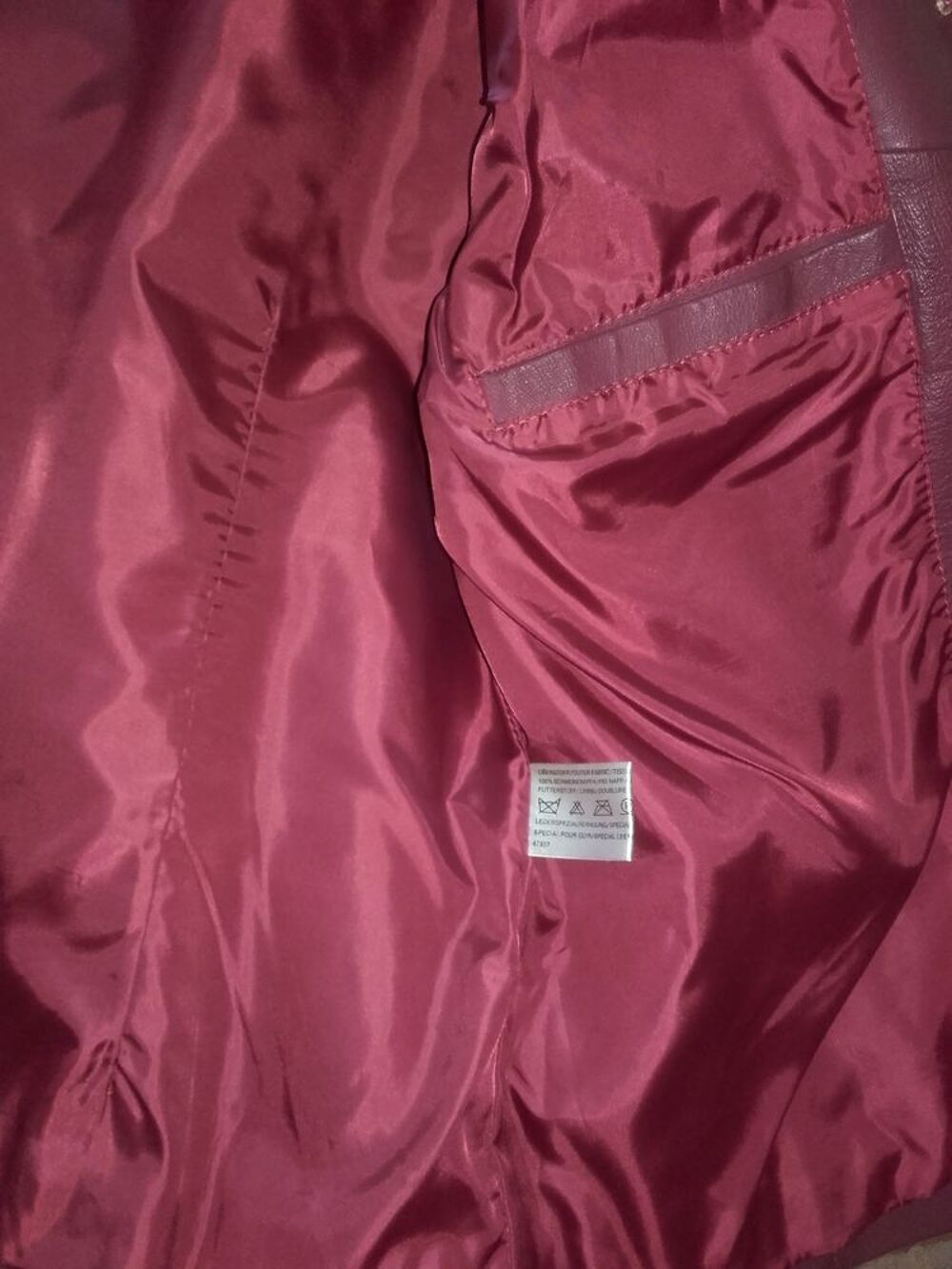 veste en simili cuir fushia Vtements