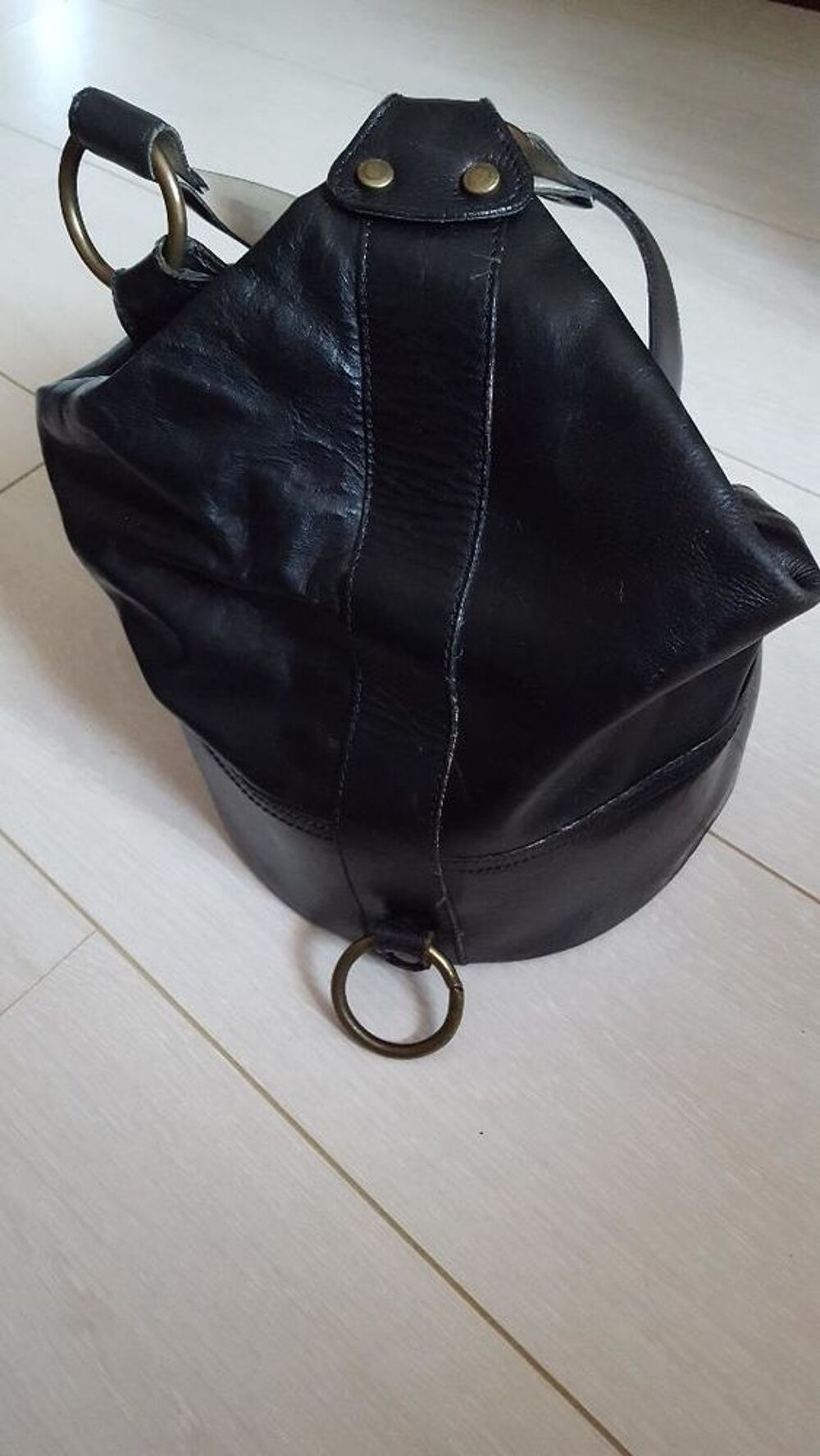 sac besace cuir noir Maroquinerie