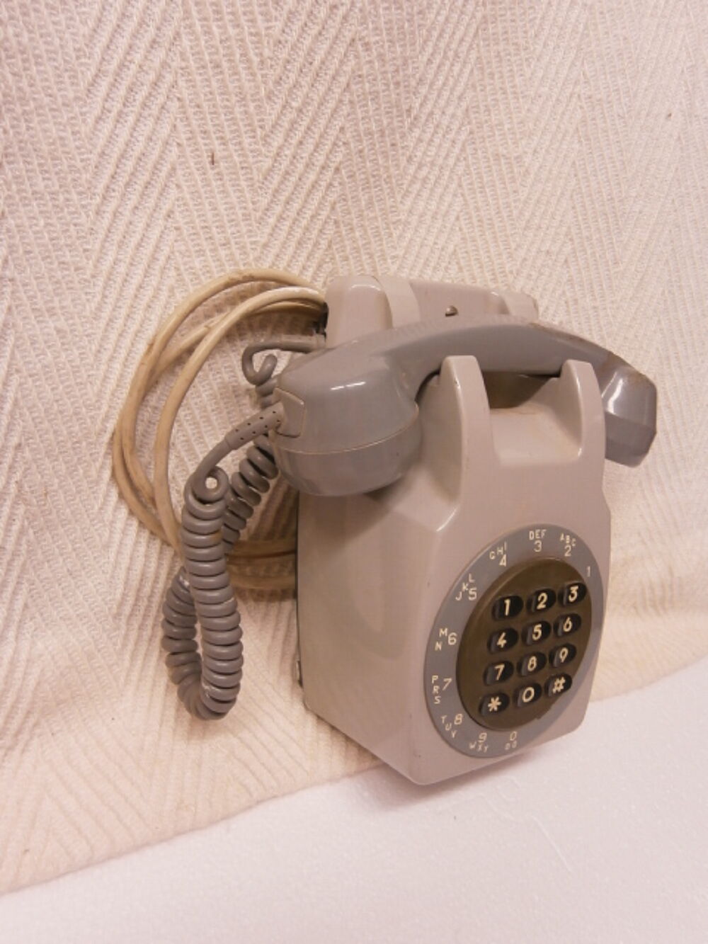 T&eacute;l&eacute;phone de collection S70401 mural clavier &agrave; touches 
