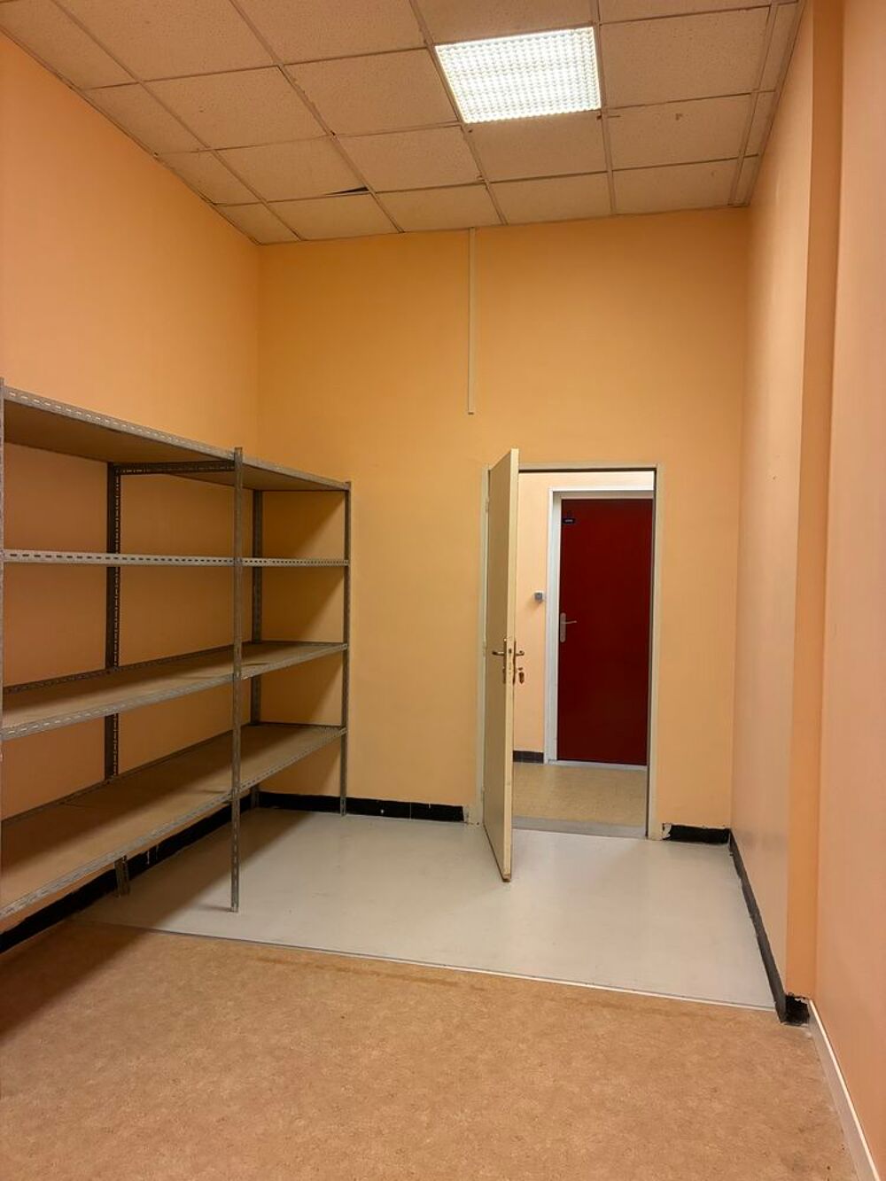 Location Parking/Garage Espace de stockage en intérieur Guengat