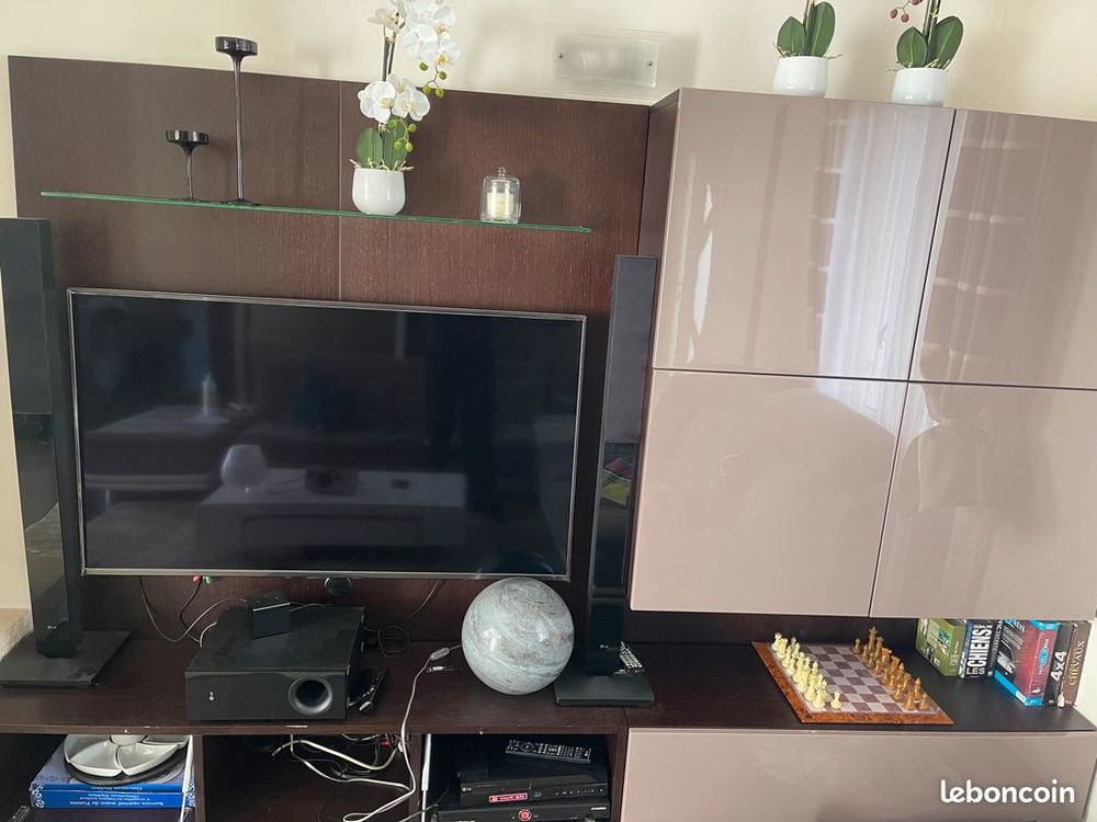MEUBLE TV SUR MESURE AVEC ETAGERE LED Meubles