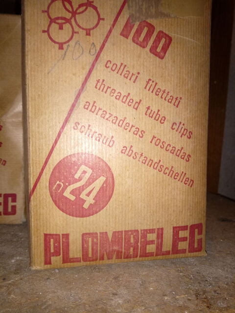 Colliers Atlas � embase taraude pour tuyaux cuivre plomberie 50 Eauze (32)