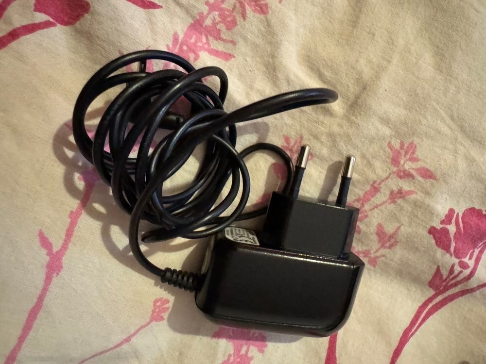 oreillette SAMSUNG avec socle de chargement et prise, c&agrave; &cent;ble Mat�riel informatique