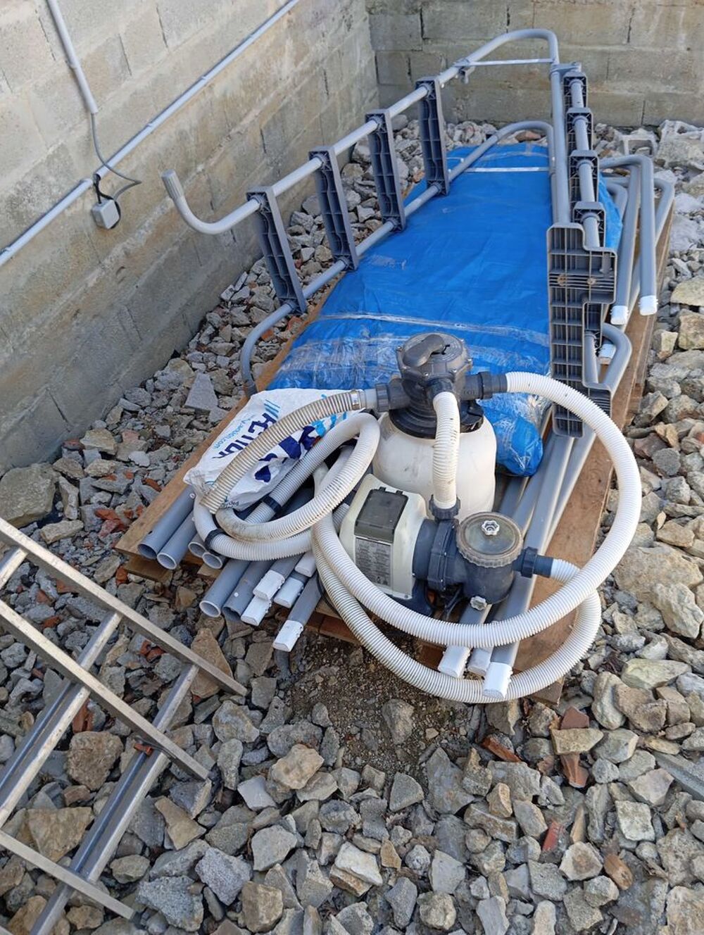 piscine hors sol tubulaire Bestway 5,49x 2,74 Jardin