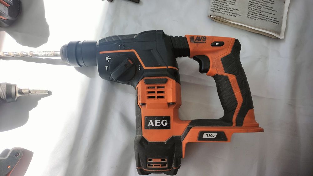 DIVERS ARTICLE POUR BRICOLAGE NEUF ET OCCASION .
Bricolage