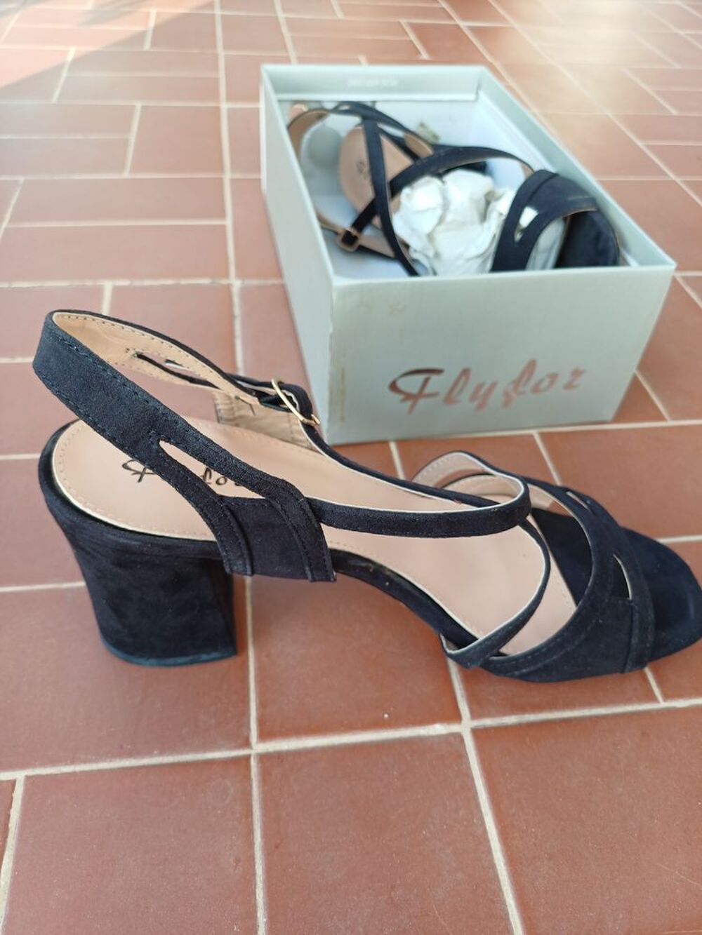 T40, PIED NUS CHICS NOIRS Chaussures