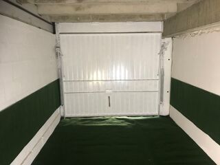  Parking / Garage à louer 15 m²