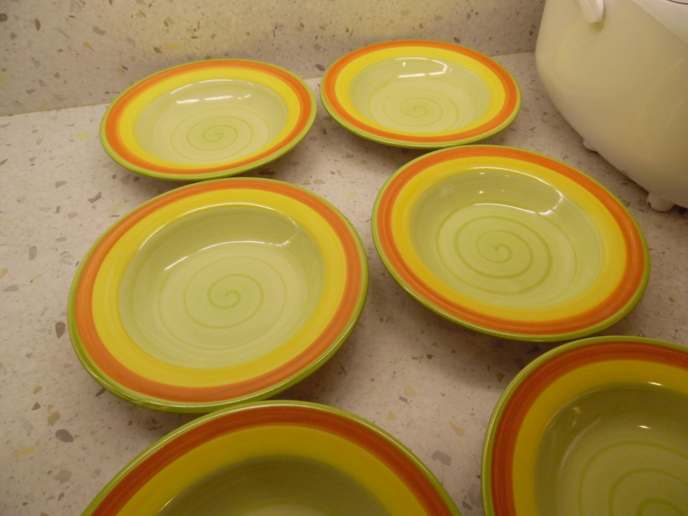 6 assiettes creuses coloris jaune et orange Electroménager