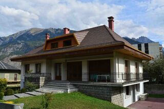  Maison � vendre 8 pi�ces 196 m� Saint-jean-de-maurienne