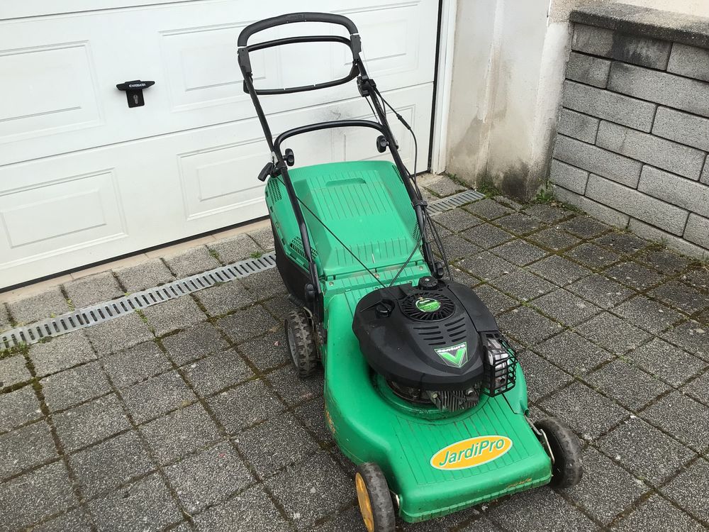 Tondeuse thermique Jardin