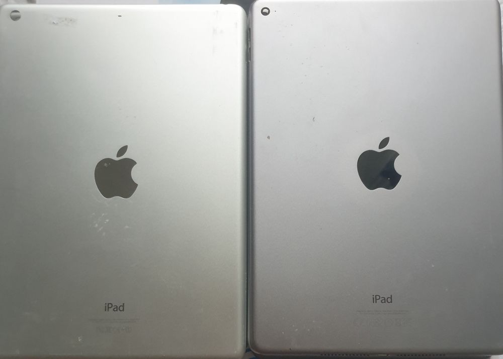 Lot de tablettes Apple pour pi&egrave;ces 2 Téléphones et tablettes