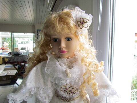 Poup�e caroline 60 Le Grau-du-Roi (30)