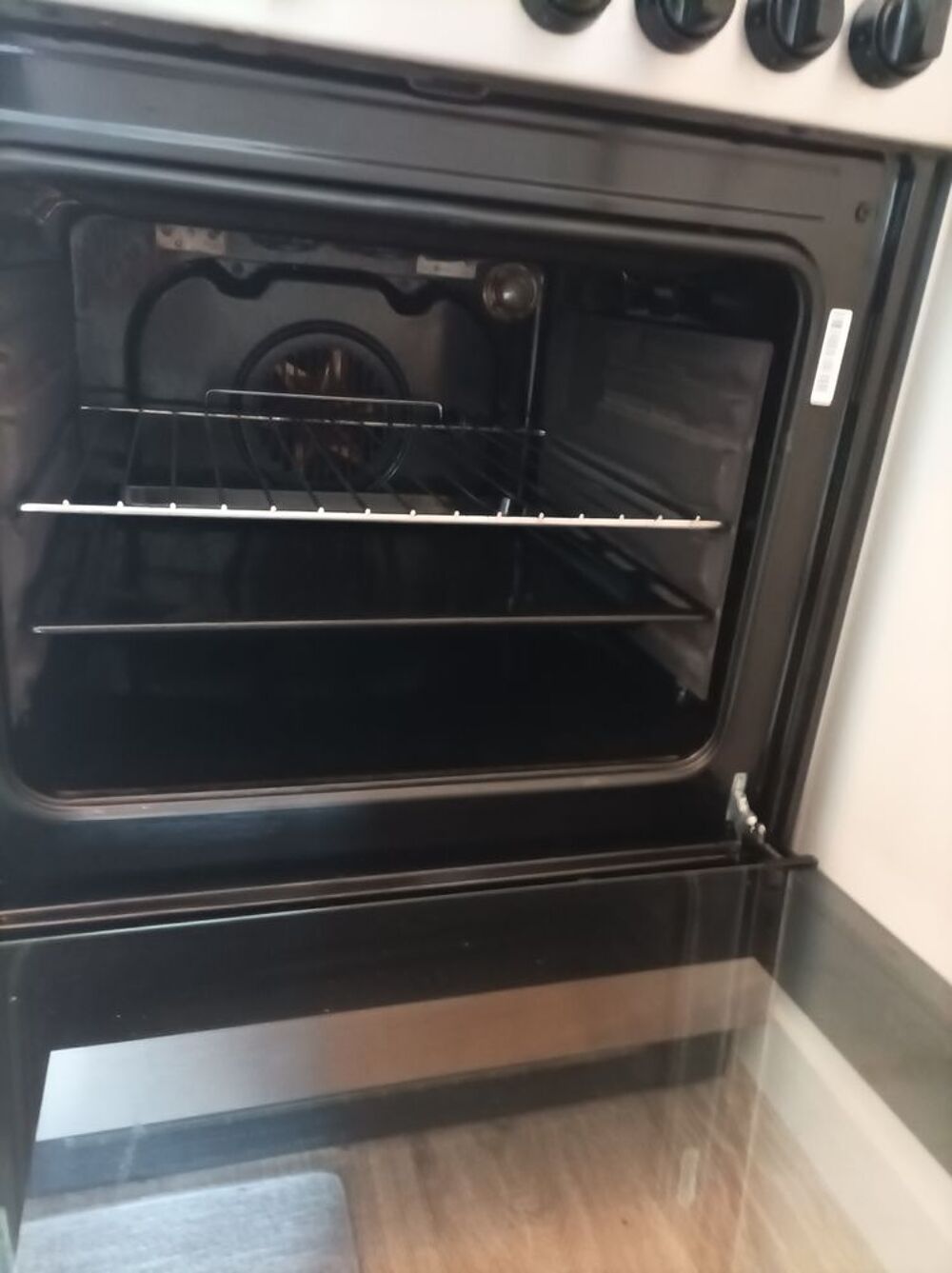 Gazini&egrave;re Indesit Electroménager