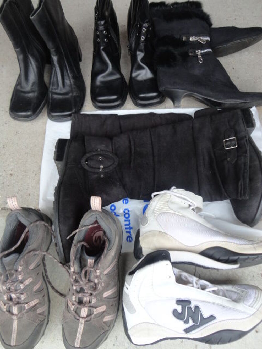 Plus de 80 Paires de Chaussures, Bottes,etc... Chaussures