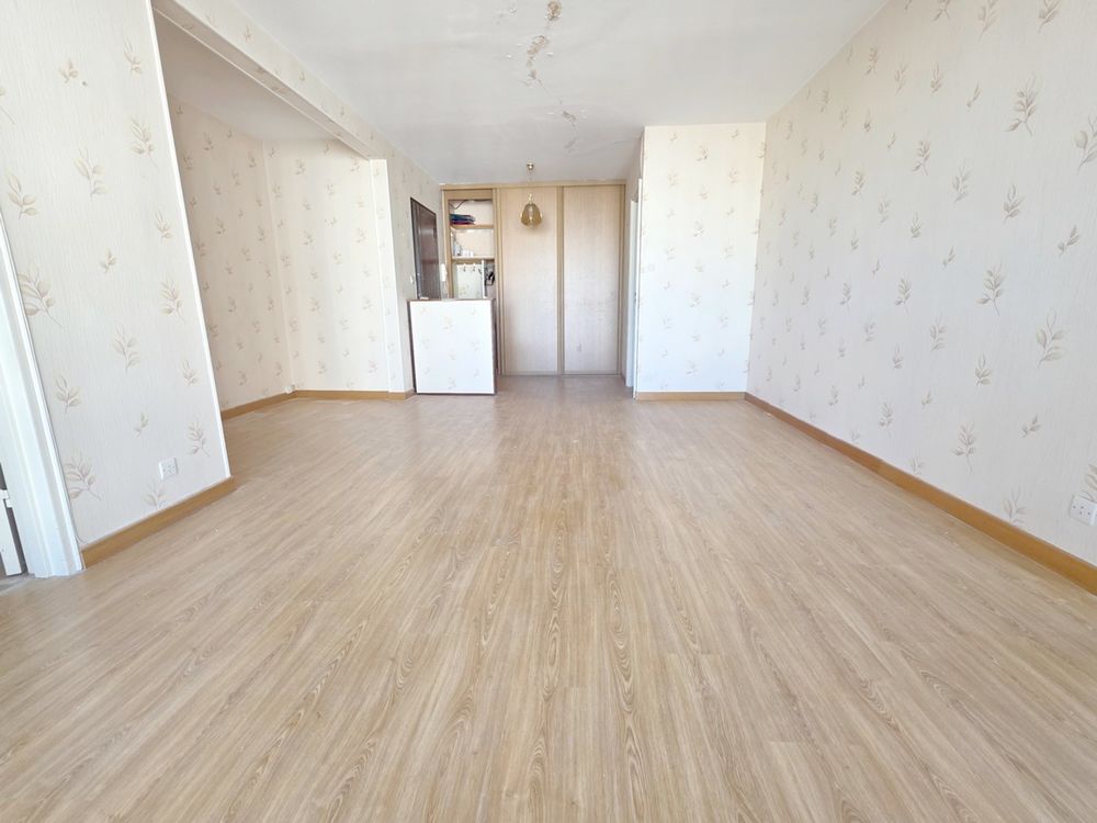 Vente Appartement Appartement de type F4 d'une surface de 89,69 m², 3 chambres, balcon, garage, cave, au calme, isolation de l'immeuble par l'extérieur, quartier calme et sécurisé. Vandœuvre-lès-nancy