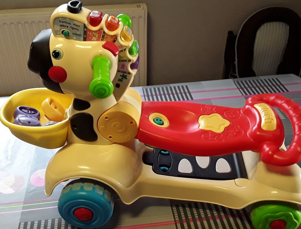porteur " Trottino mon z&egrave;bre " Jeux / jouets