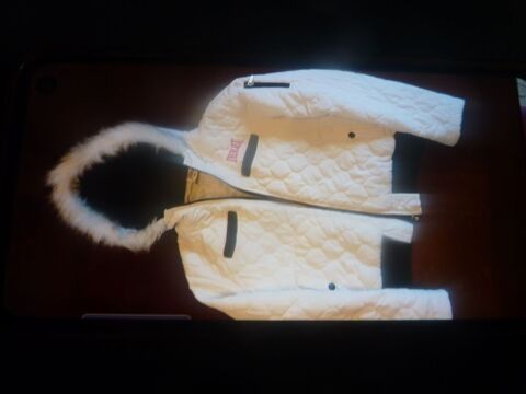 Blouson blanc  capuche  - Neuf 15 Saint-Prix (95)