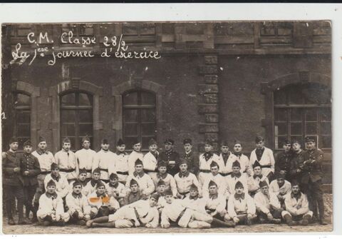 CARTE PHOTO-C M - Classe 28/2 La 1ERE JOURNE D'EXERCICE 4 Doullens (80)