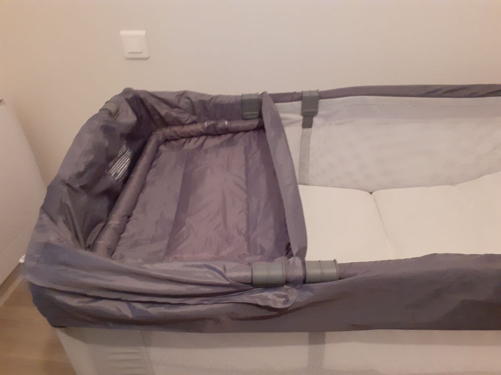 Lit parapluie enfant gris avec motif Mobilier enfants