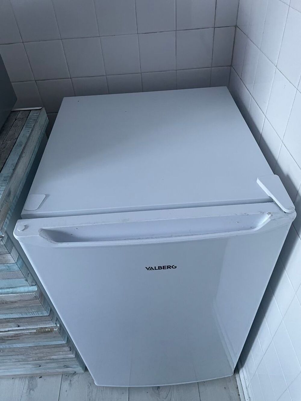 petit r&eacute;frig&eacute;rateur avec compartiment cong&eacute;lateur Electroménager