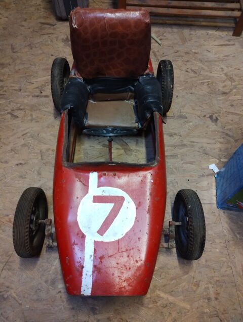 Voiture a p�dales Lotus mg 200 Saint-Saturnin-du-Limet (53)