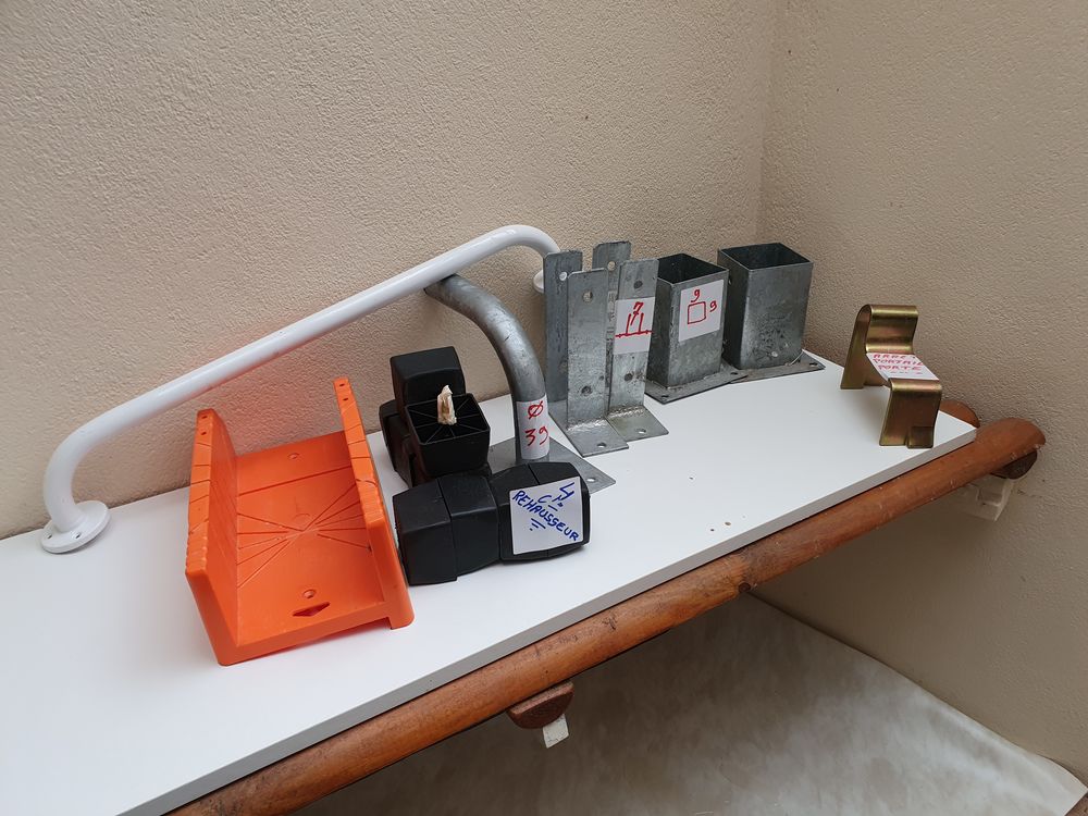 &Eacute;QUIPEMENT.....: PI&Egrave;CES de BRICOLAGE Bricolage