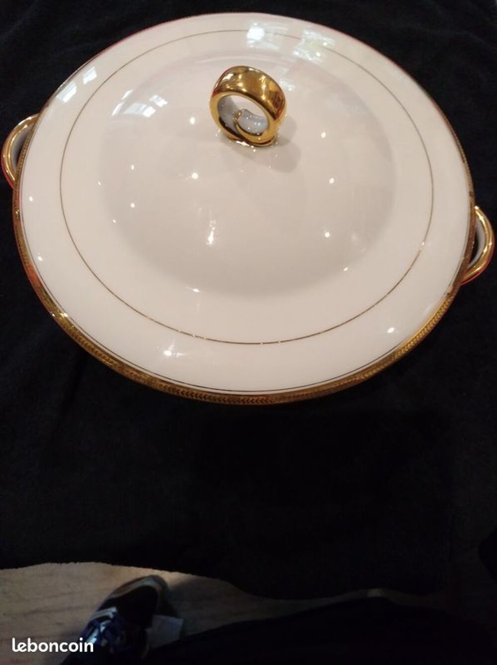 Soupi&egrave;re Limoges porcelaine d'art estampill&eacute;e P.P Décoration