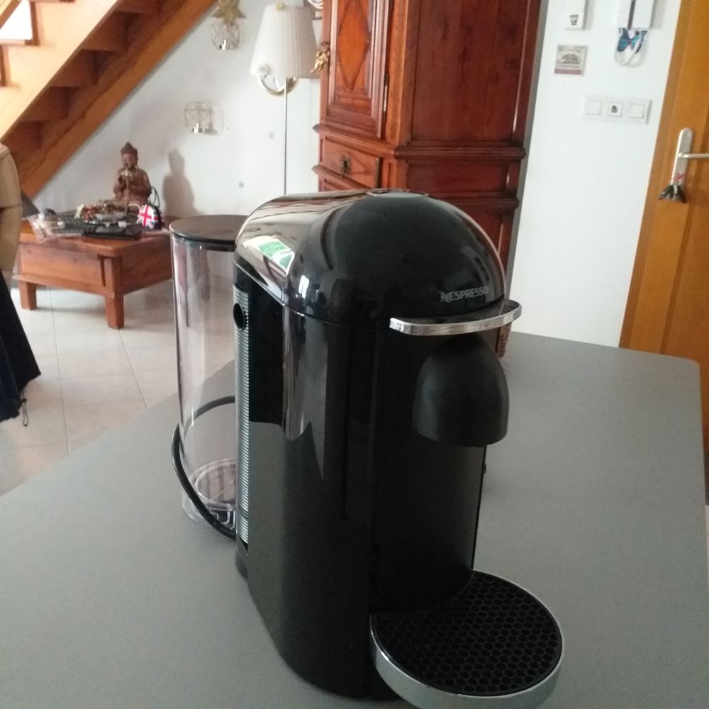 Machine &agrave; caf&eacute; NEUVE Nespresso Electroménager