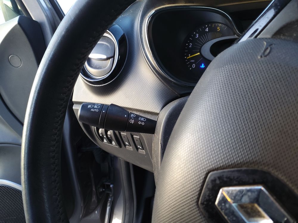 Captur dCi 90 Energy S&S eco&sup2; Zen 2013 occasion 42170 Saint-Just-Saint-Rambert