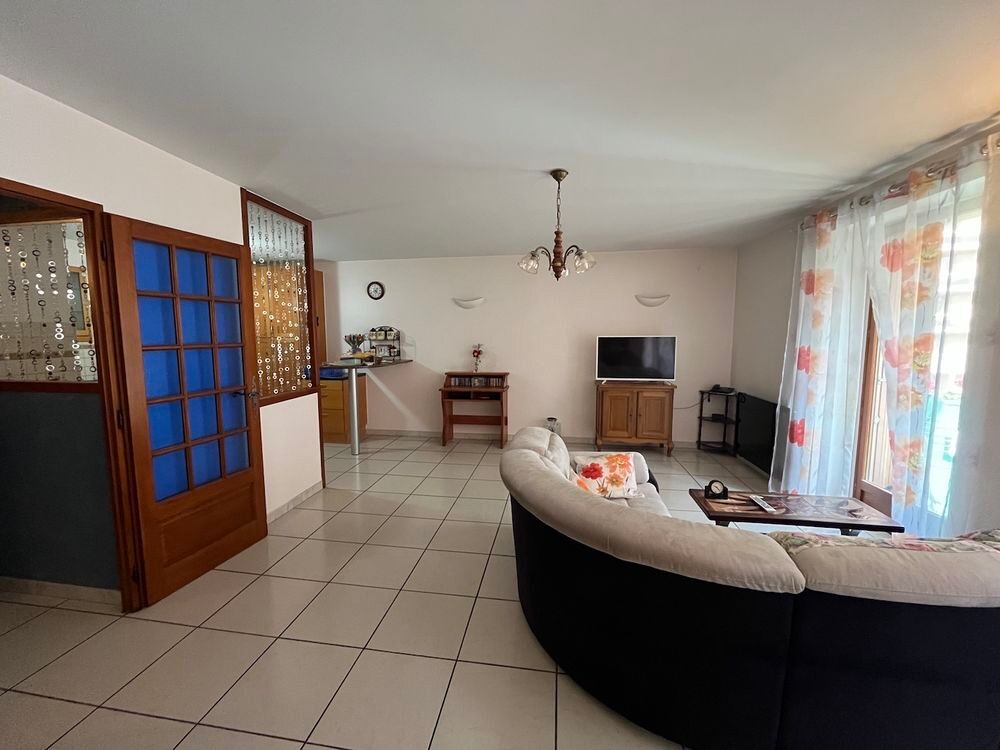 Vente Appartement SAINT JEAN DE MAURIENNE Au calme et au coeur de ville Très agréable appartement de Type 4/5 d'une superficie de 101 m2 + 2 Balcons Saint-jean-de-maurienne