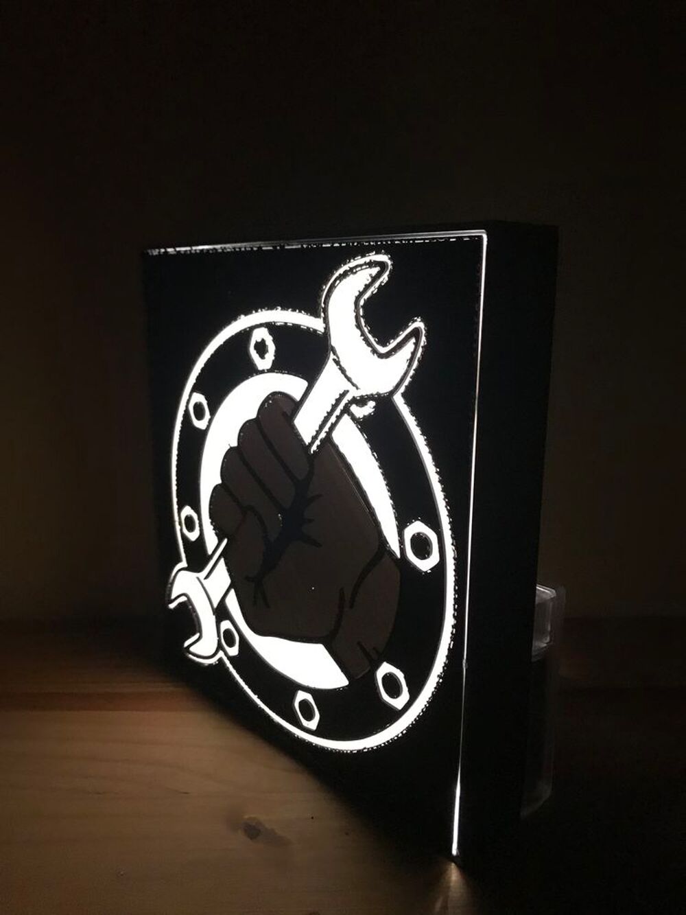 Lampe LOGO MECANICIEN &eacute;clairage leds &agrave; piles Décoration