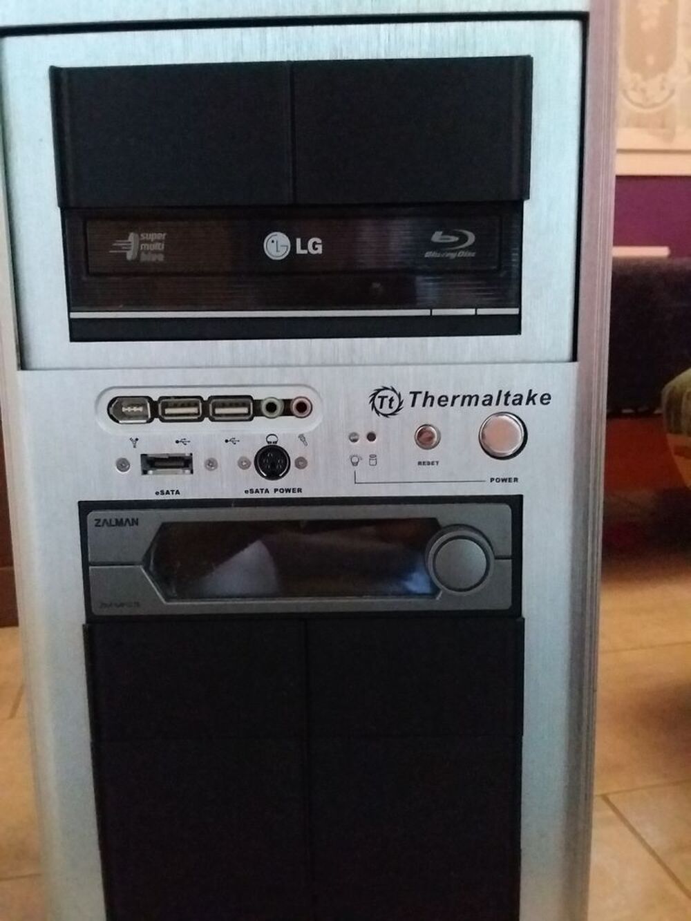 Grande tour thermaltake. Matériel informatique