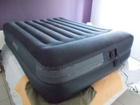 MATELAS GONFLABLE 50 Draguignan (83)