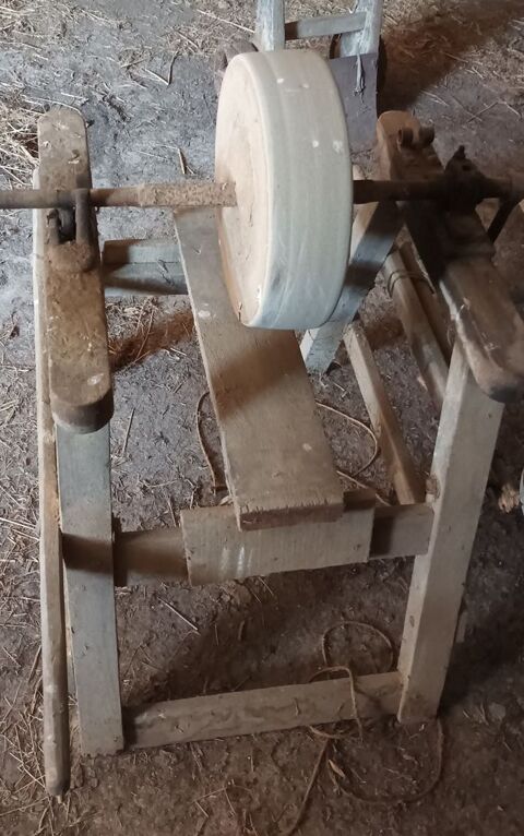 Meule Pierre  aiguiser 30 Chaneins (01)