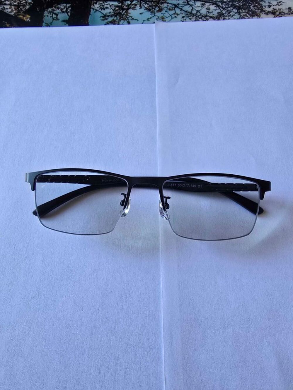 2 lunettes verres Essilor photochromiques GEN S lecture, anti lumi&egrave;res bleus anti rayures neuves pour la lecture. Accessoires