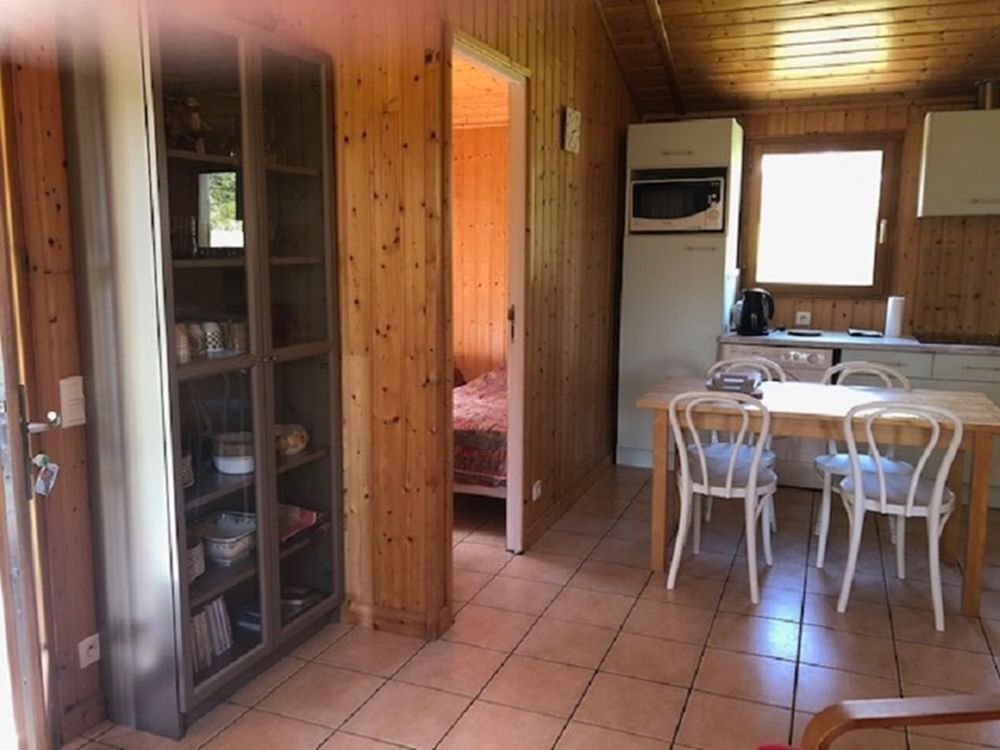   Chalet à la ferme - etang de peche - wifi-Randonnées  Auvergne, Roumégoux (15290)