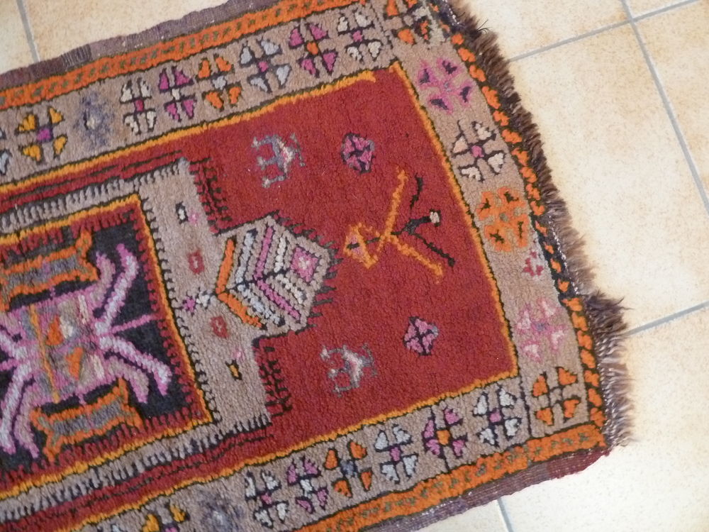 Tapis yastik d'Anatolie,
104 cm x 57 cm Décoration