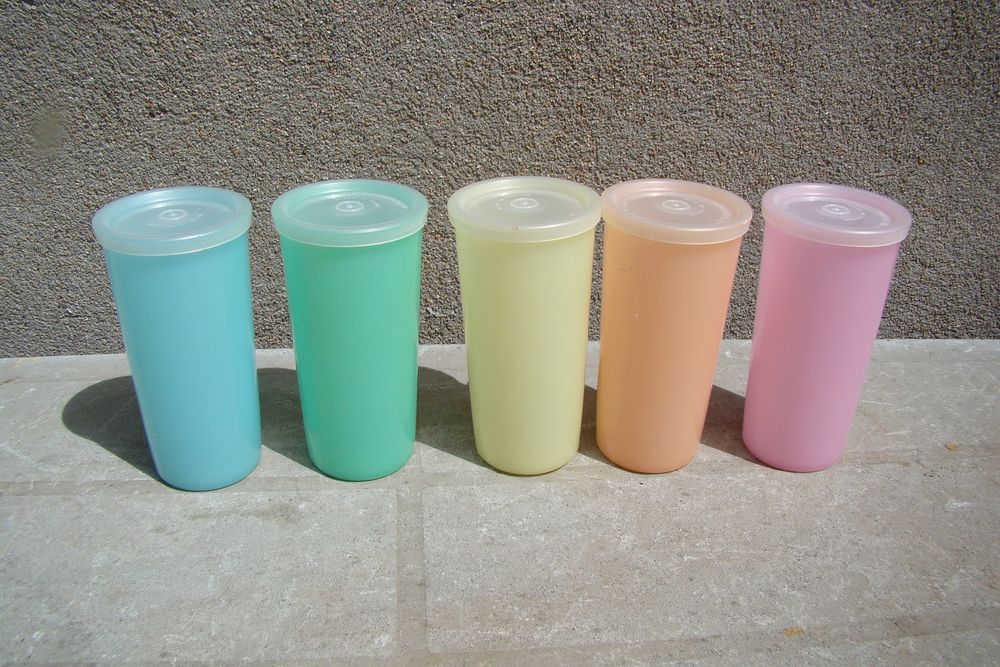Lot de 5 gobelets / verres TUPPERWARE vintage ann&eacute;es 1960
Cuisine