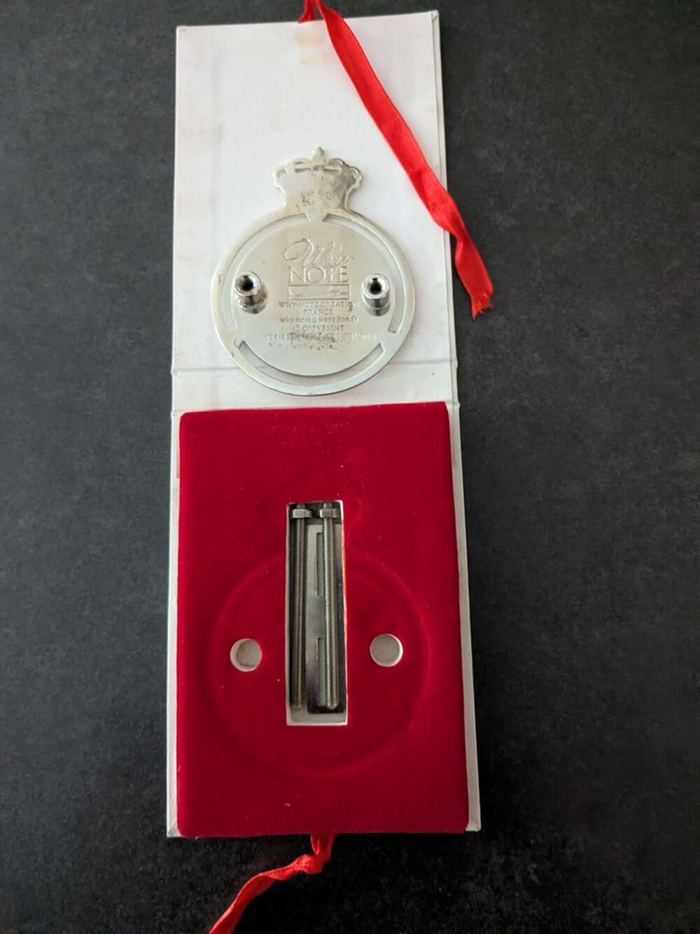Badge &eacute;dition limit&eacute;e AUTOMOBILE CLUB MONACO MONTE CARLO. 