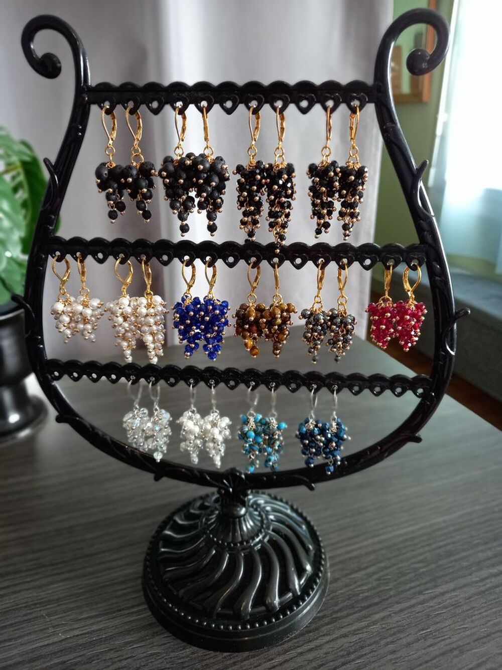 une collection de bijoux fantaisie Bijoux et montres