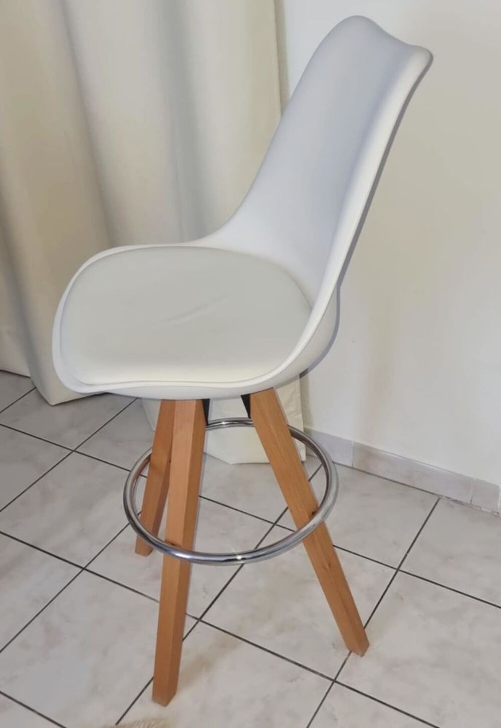 CHAISE TABOURET Meubles