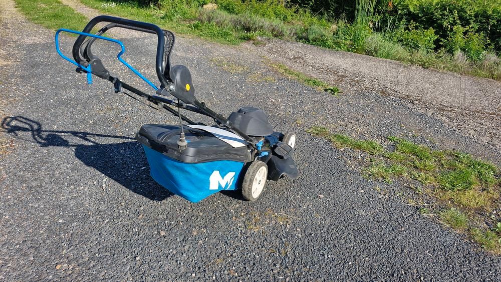  tondeuse electrique filaire tract&eacute; Jardin