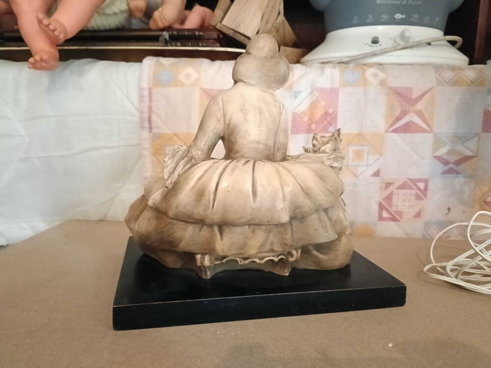 Statue italienne sign&eacute;e 