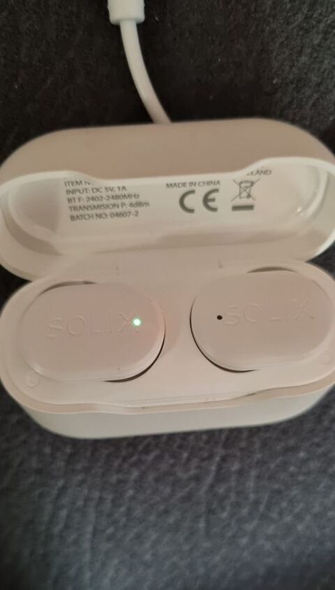 Oreillettes/couteurs Bluetooth Blanc Solix avec Botier de 7 Aix-les-Bains (73)