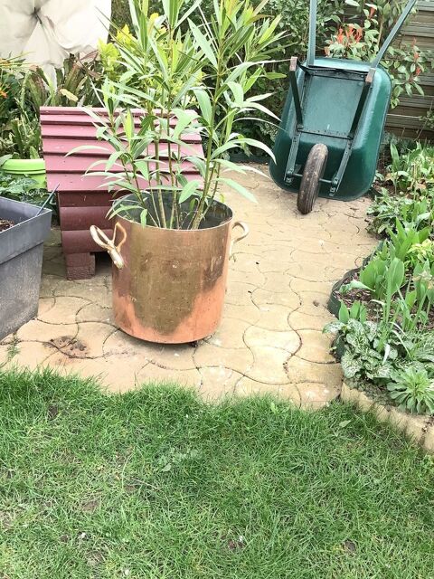 Tr�s grosse marmite en cuivre avec roulettes pour d�co plant 80 Conflans-Sainte-Honorine (78)