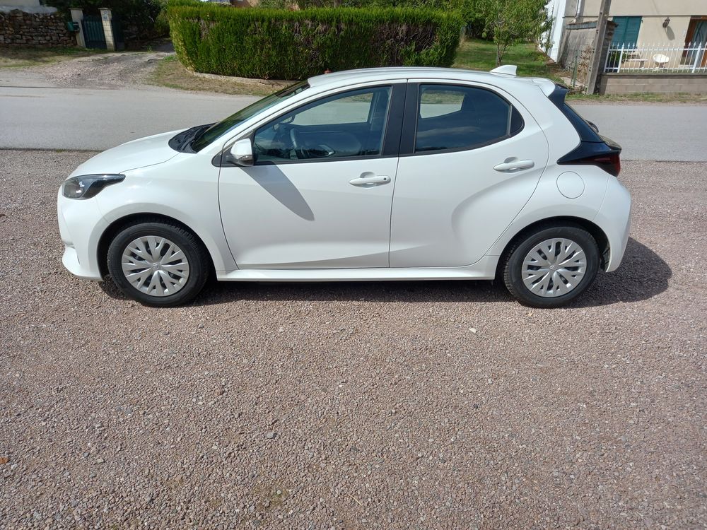 Yaris STE 1.5 HYBRIDE DYNAMIC BUSINESS GPS CAMERA 2 PLACES 43345KM 2023 occasion 88220 Urim&eacute;nil