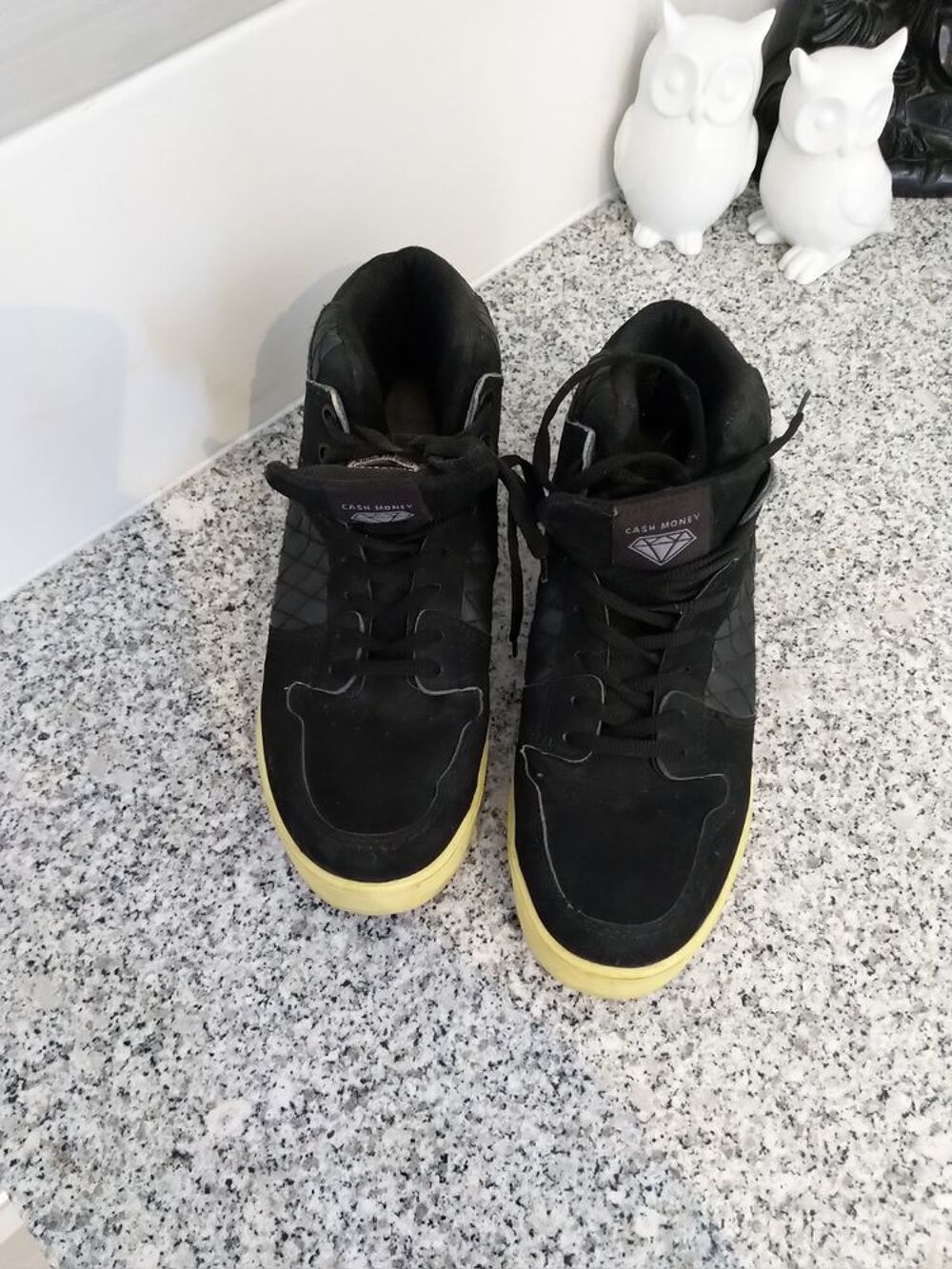 Chaussures montantes noires
Chaussures