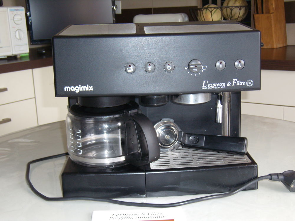 TRES BELLE CAFETIERE MAGIMIX EXPRESSO ET FILTRE Electrom�nager