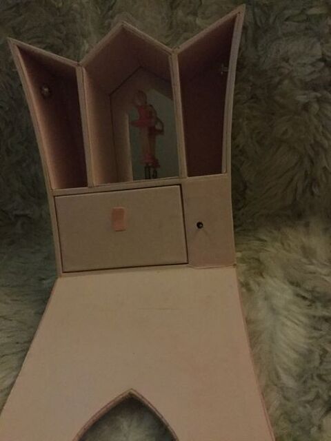 boite  musique couronne de disney 5 Villiers-sur-Marne (94)