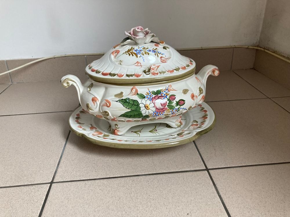 Soupi&egrave;re ancienne Décoration